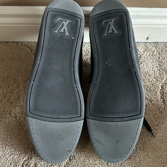 Men’s Louis Vuitton Sneakers - Picture 2 of 3